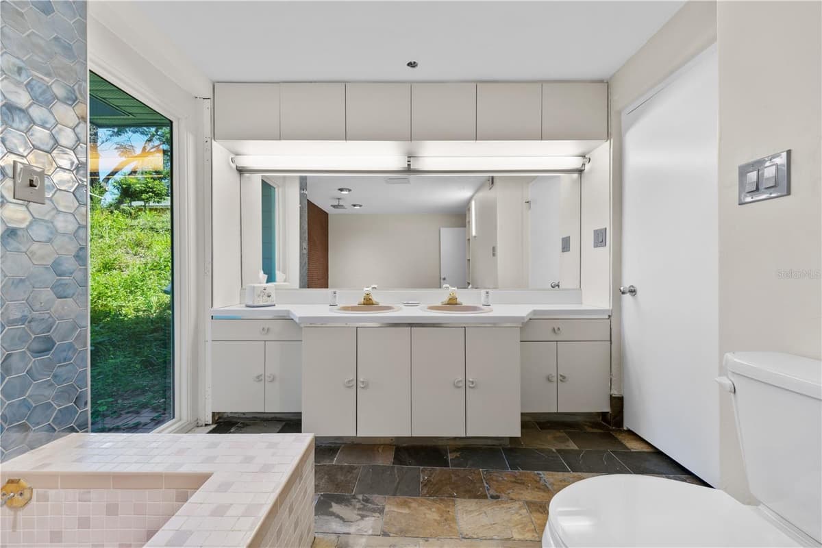 932 HYER AVENUE — photo 43 of 50