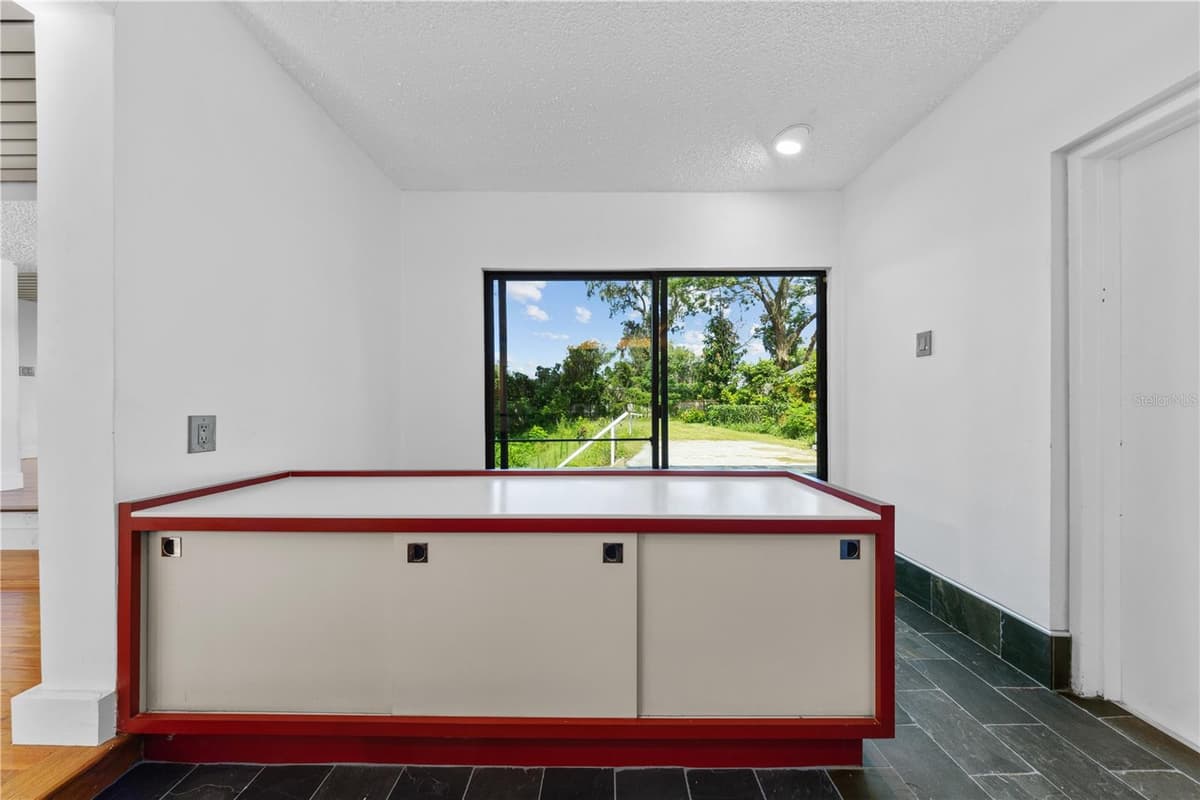 932 HYER AVENUE — photo 24 of 50
