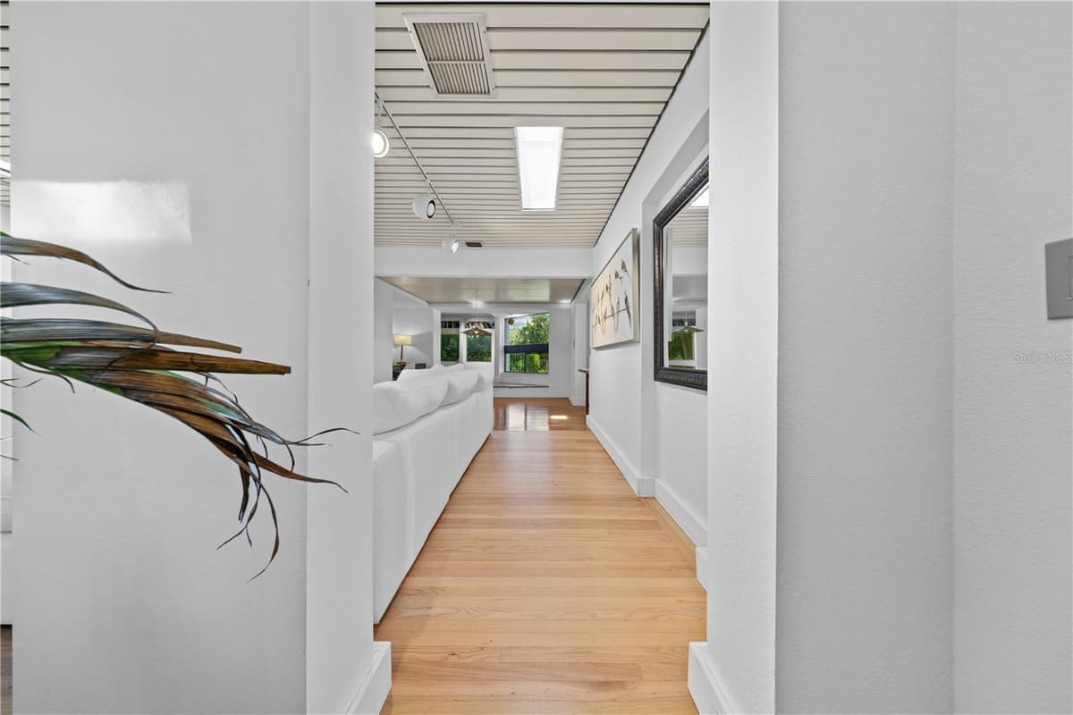 932 HYER AVENUE — photo 3 of 50