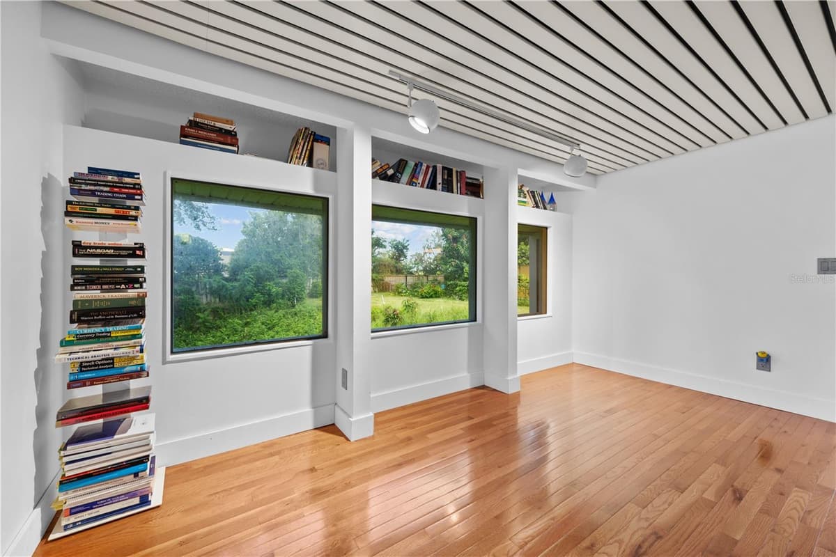 932 HYER AVENUE — photo 19 of 50