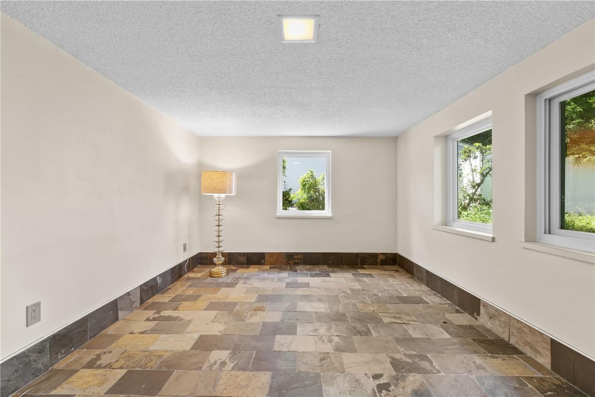 932 HYER AVENUE — photo 39 of 50