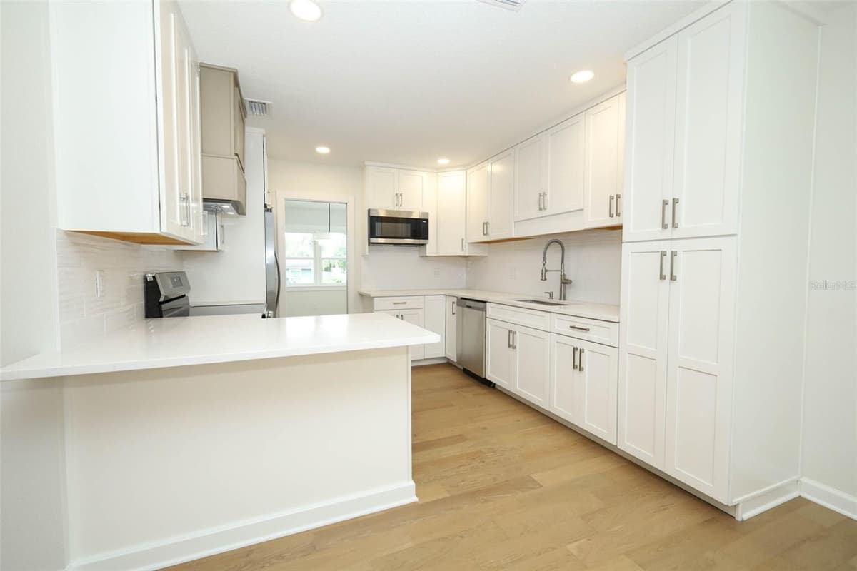 112 CLARK STREET — photo 8 of 29
