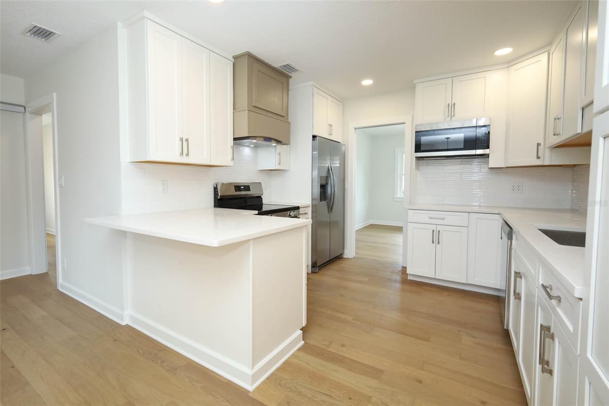 112 CLARK STREET — photo 7 of 29