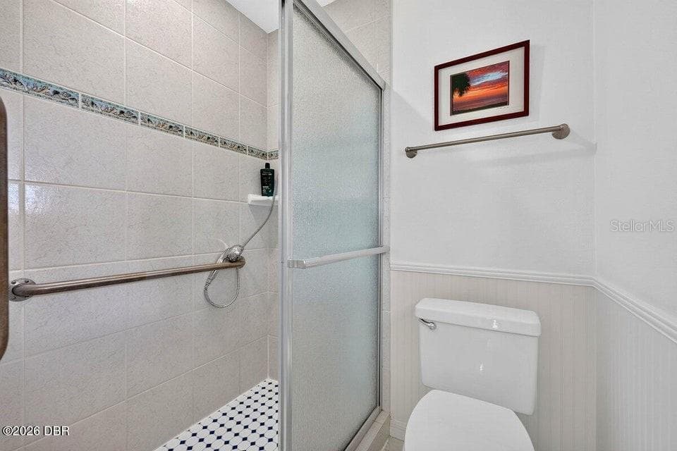448 RIVERSIDE DRIVE — photo 17 of 29