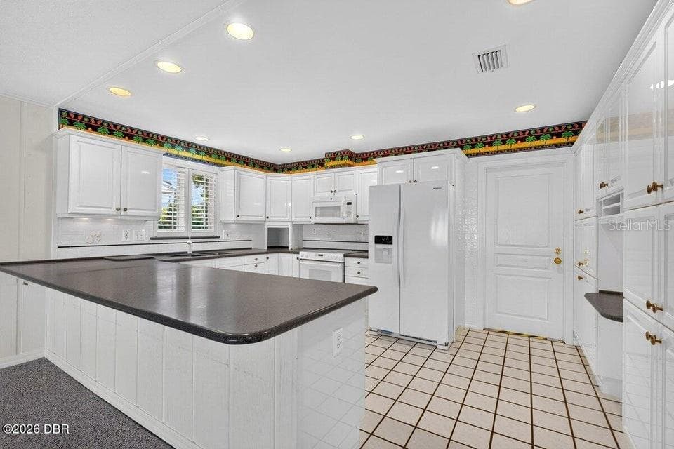 448 RIVERSIDE DRIVE — photo 11 of 29
