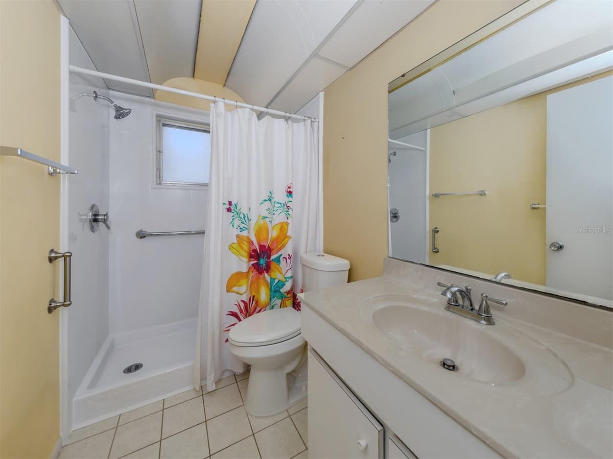 424 CENTER ROAD — photo 33 of 65