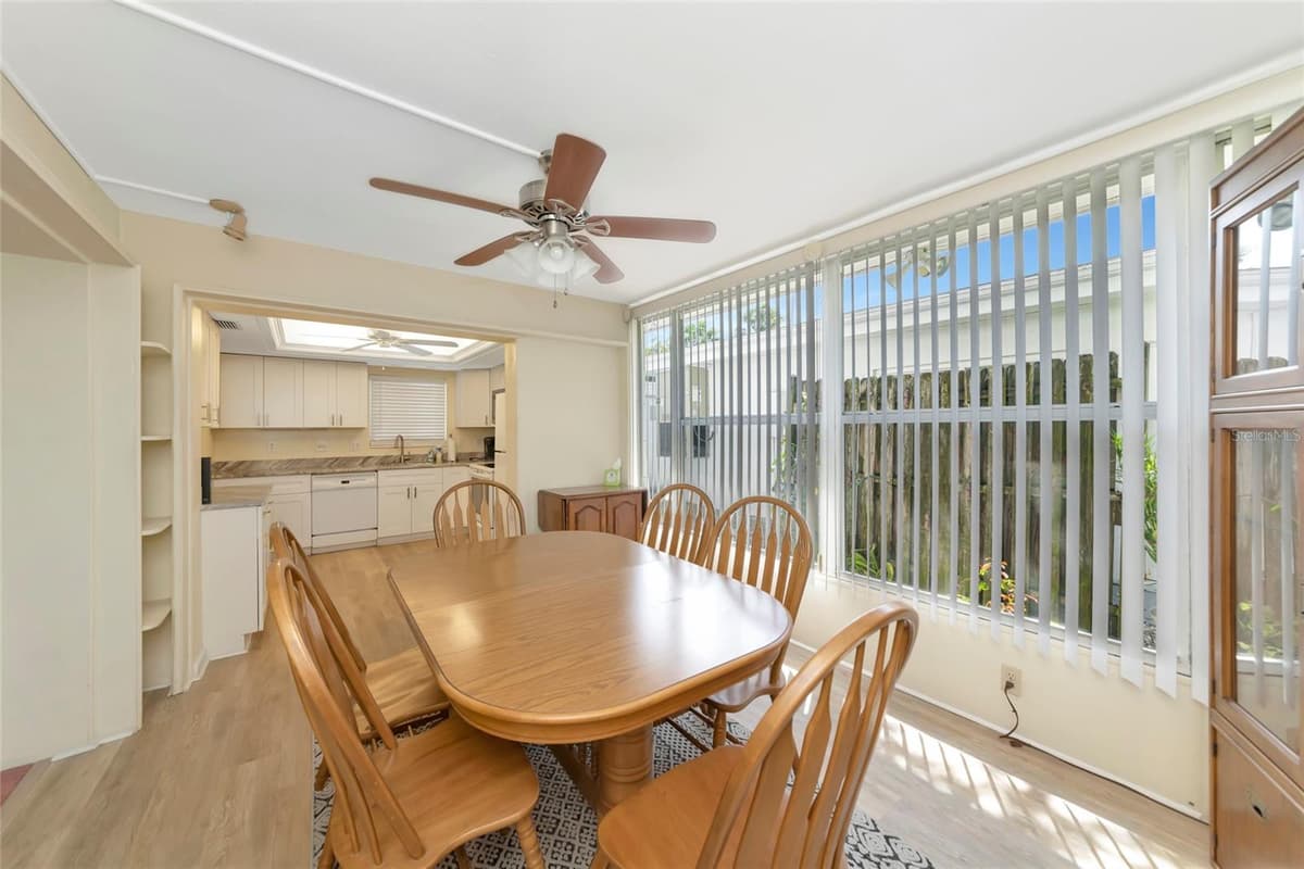 4202 SCHWALBE DRIVE — photo 13 of 39