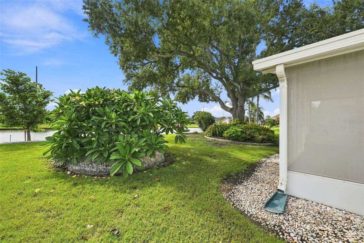 1807 DEL WEBB BOULEVARD — photo 43 of 48