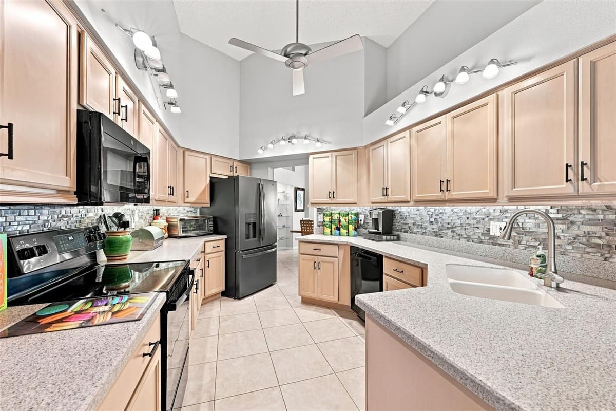 1807 DEL WEBB BOULEVARD — photo 22 of 48