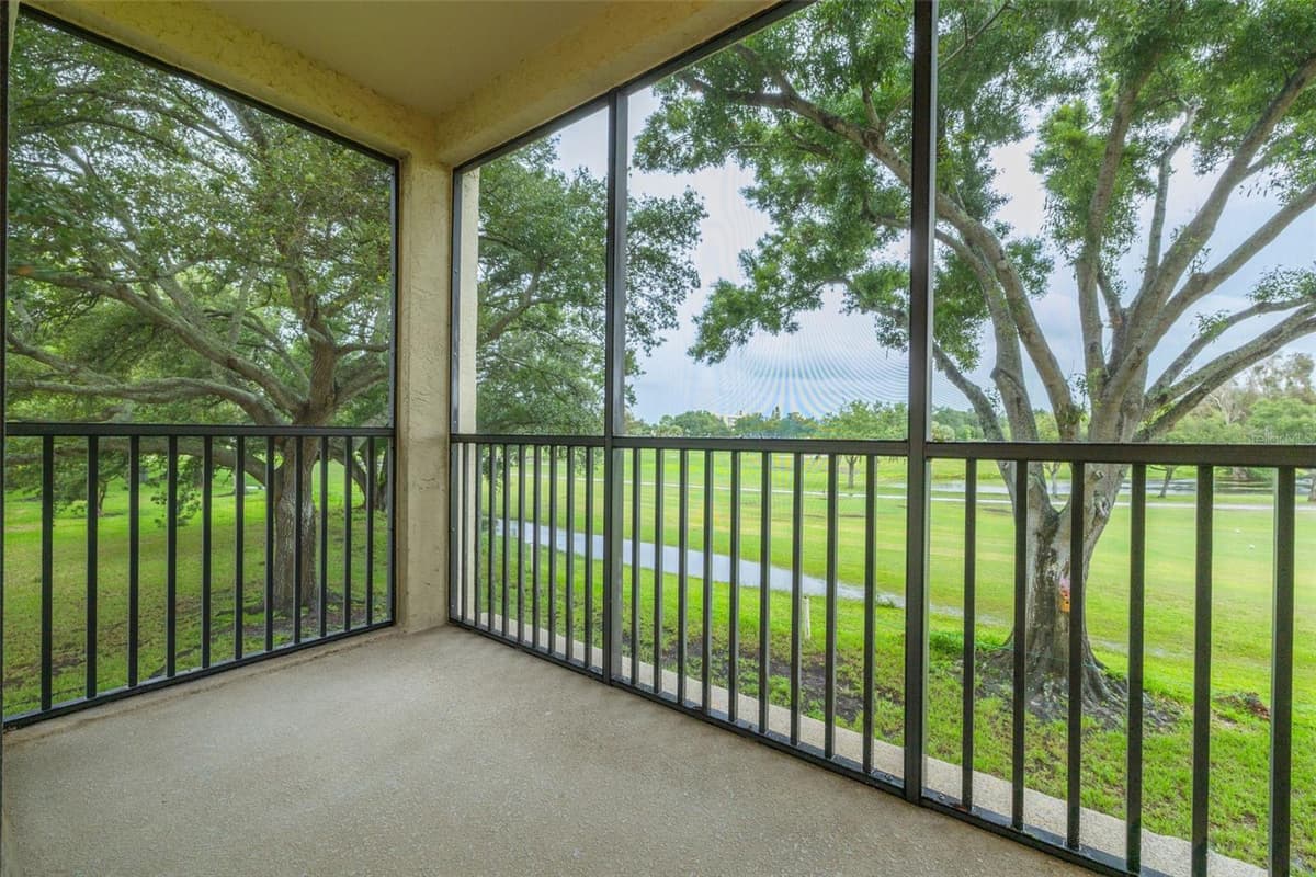 700 STARKEY ROAD — photo 10 of 34