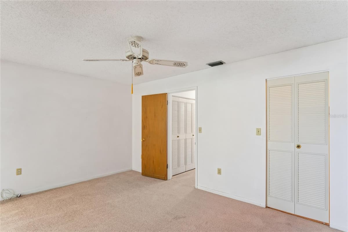 5530 80TH STREET — photo 13 of 45