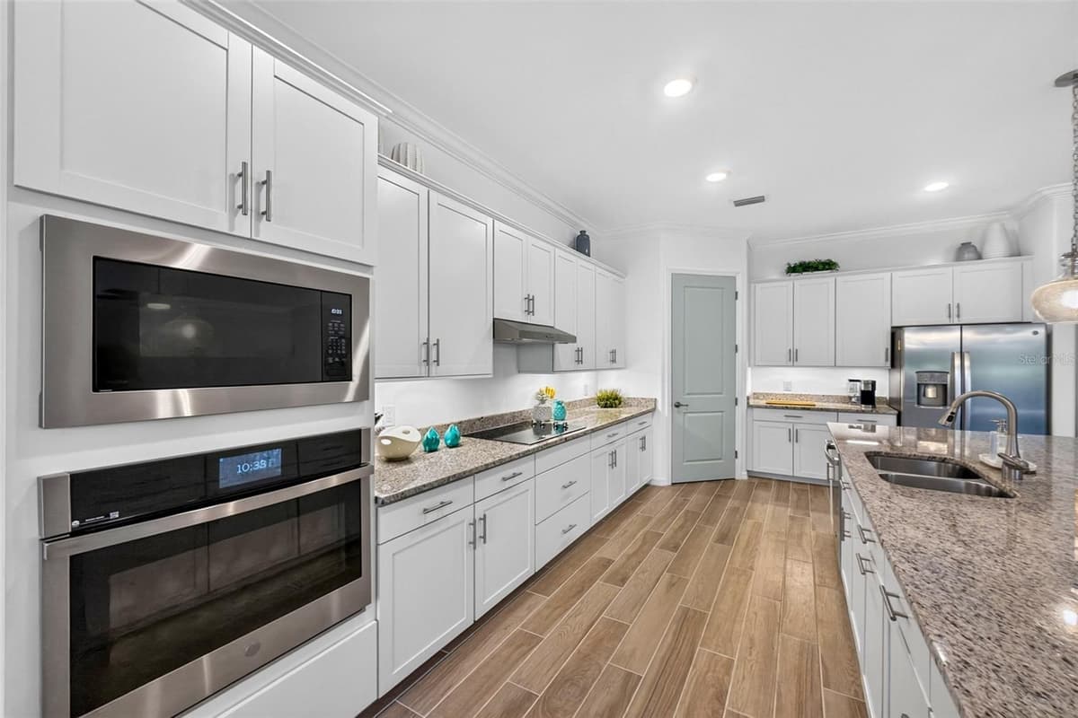 25043 GOLDEN FERN DRIVE — photo 12 of 77