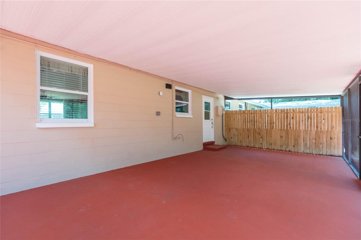 8719 HANDCART ROAD — photo 32 of 63