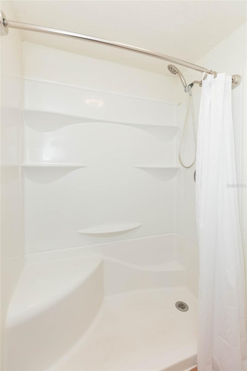 8719 HANDCART ROAD — photo 19 of 63
