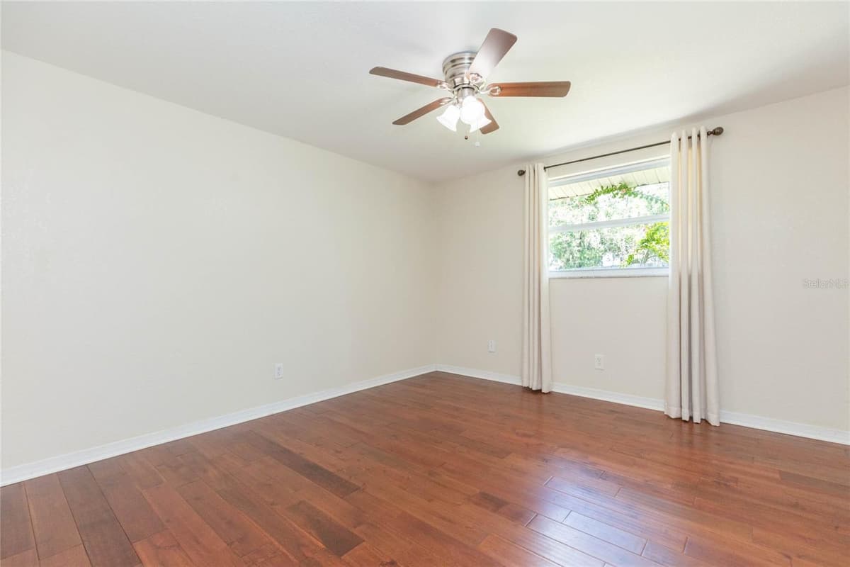 8719 HANDCART ROAD — photo 16 of 63
