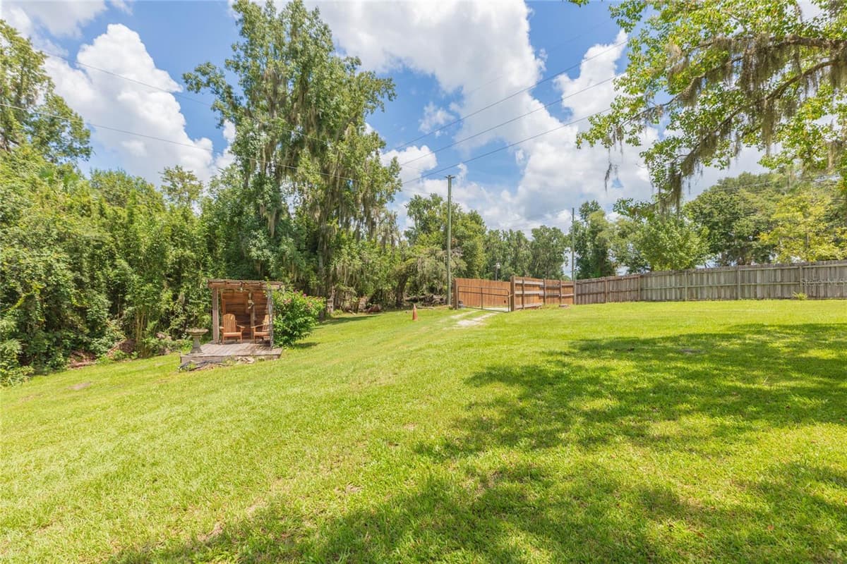 8719 HANDCART ROAD — photo 37 of 63