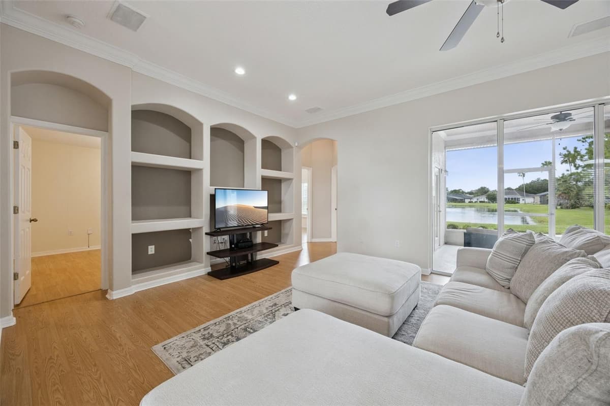 316 HAZELTINE DRIVE — photo 13 of 30