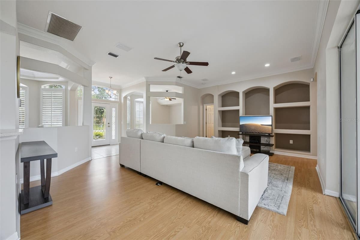 316 HAZELTINE DRIVE — photo 9 of 30