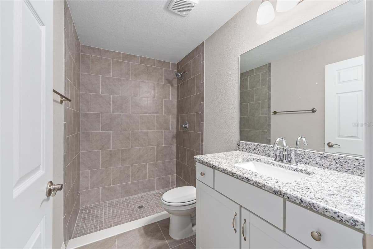 21812 RAINBOW LAKES BOULEVARD — photo 10 of 17
