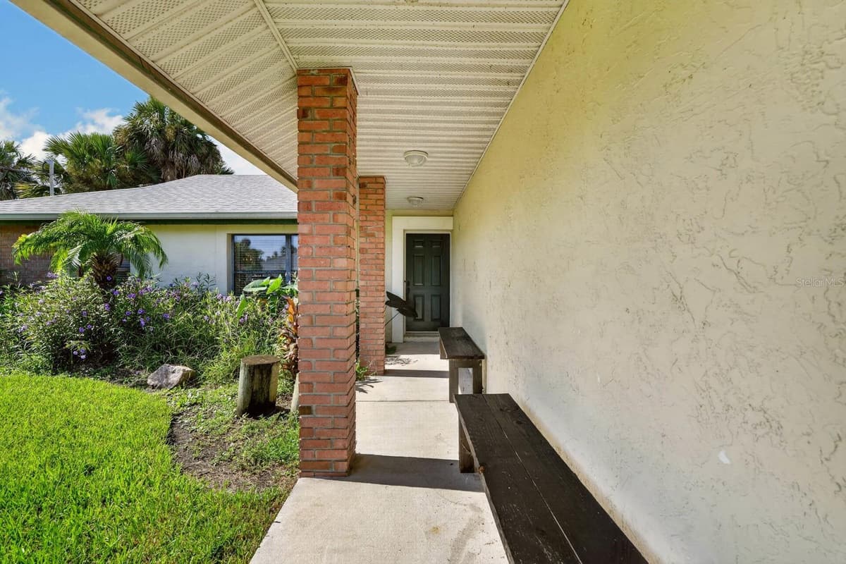 109 CORAL REEF COURT — photo 3 of 46