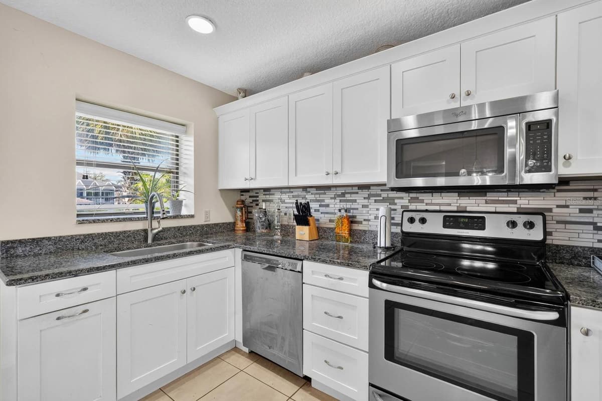 109 CORAL REEF COURT — photo 13 of 46
