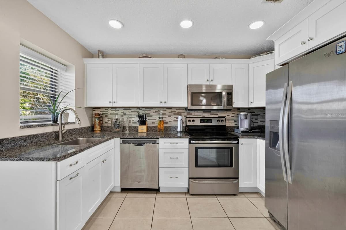109 CORAL REEF COURT — photo 12 of 46