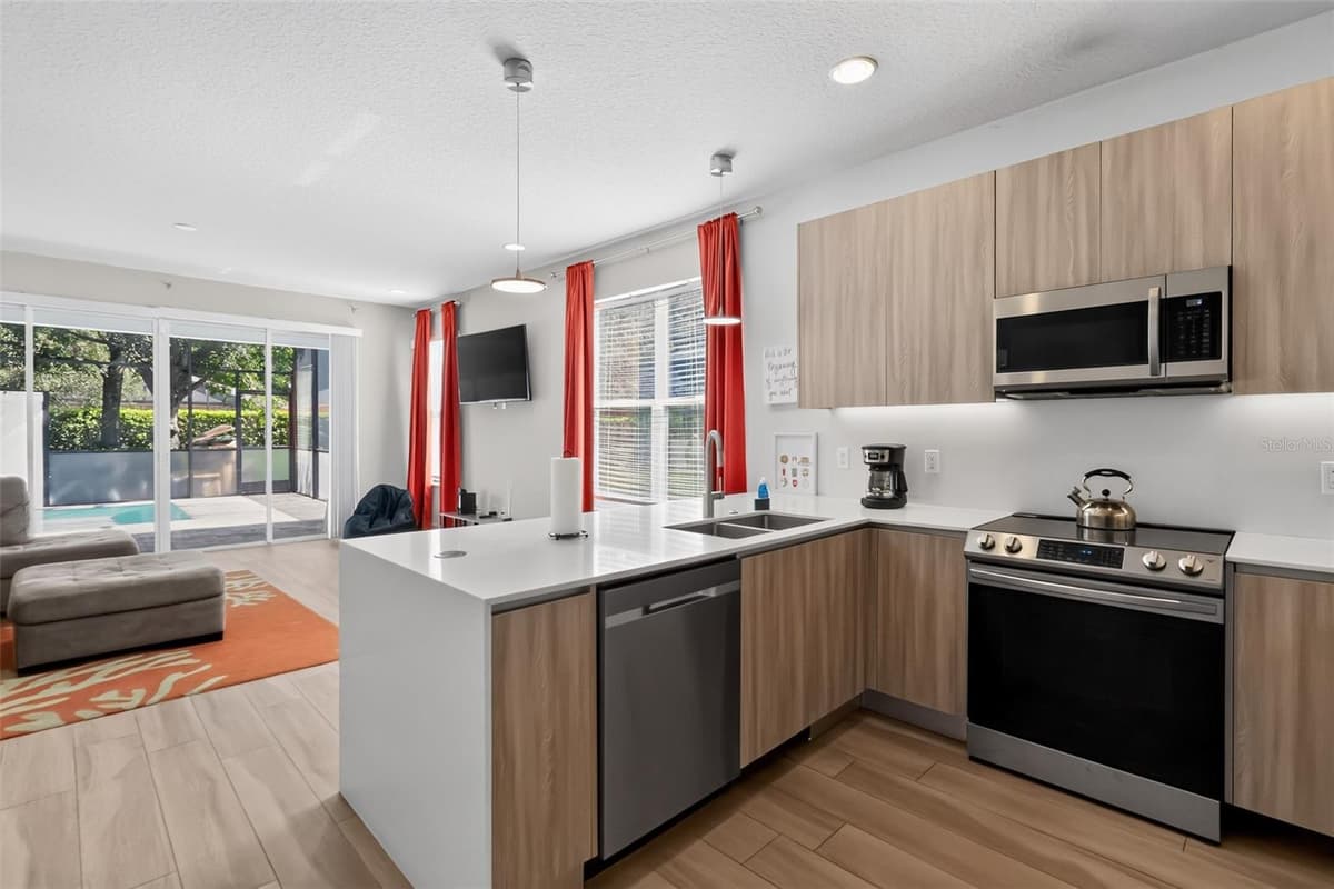 17507 HIDDEN FOREST DRIVE — photo 4 of 25