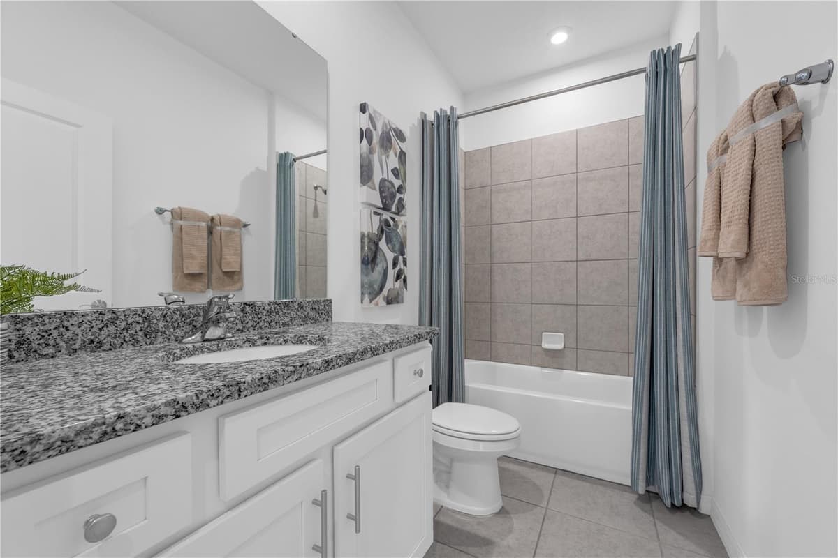 637 CASTLEFORD AVENUE — photo 25 of 31