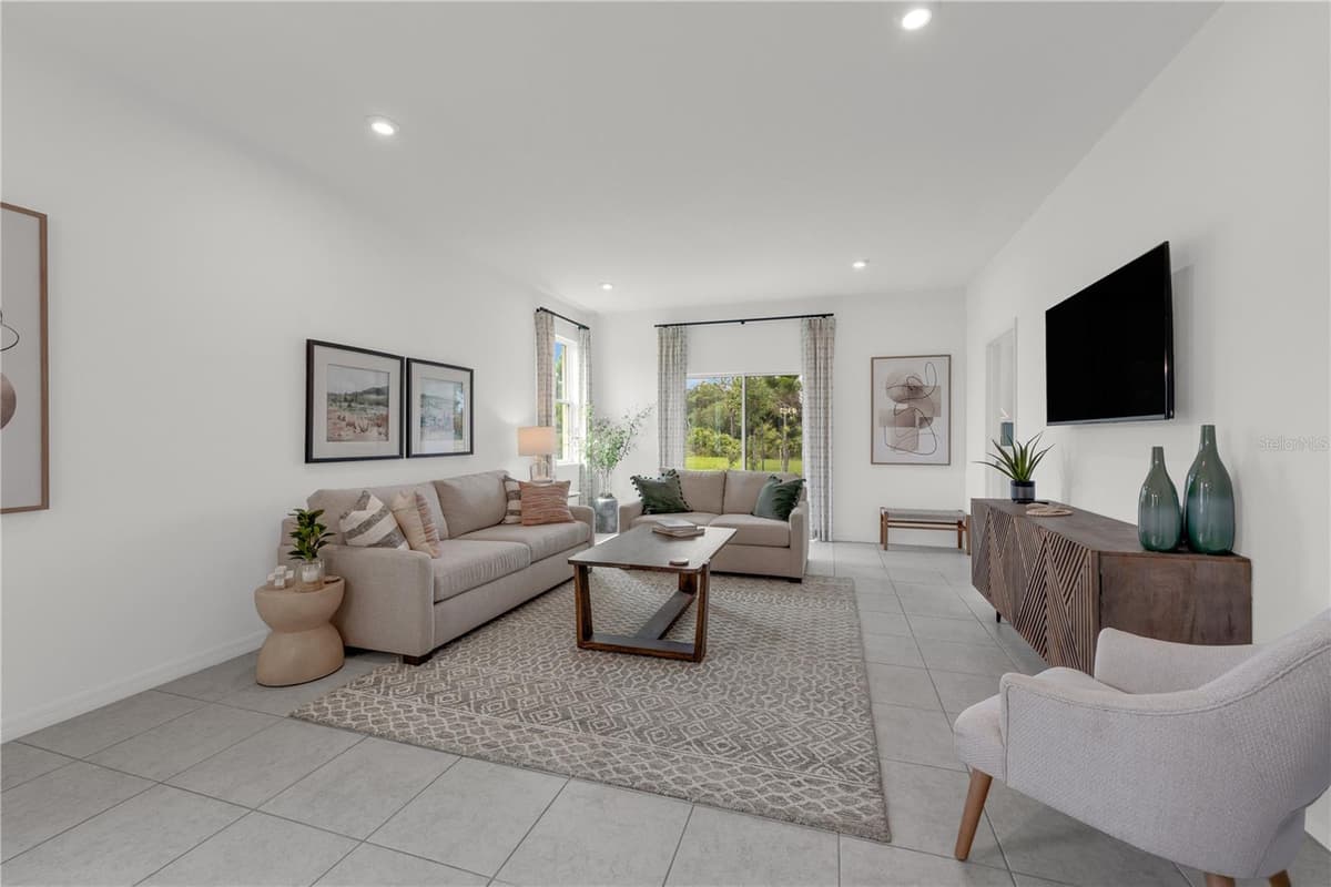 637 CASTLEFORD AVENUE — photo 10 of 31