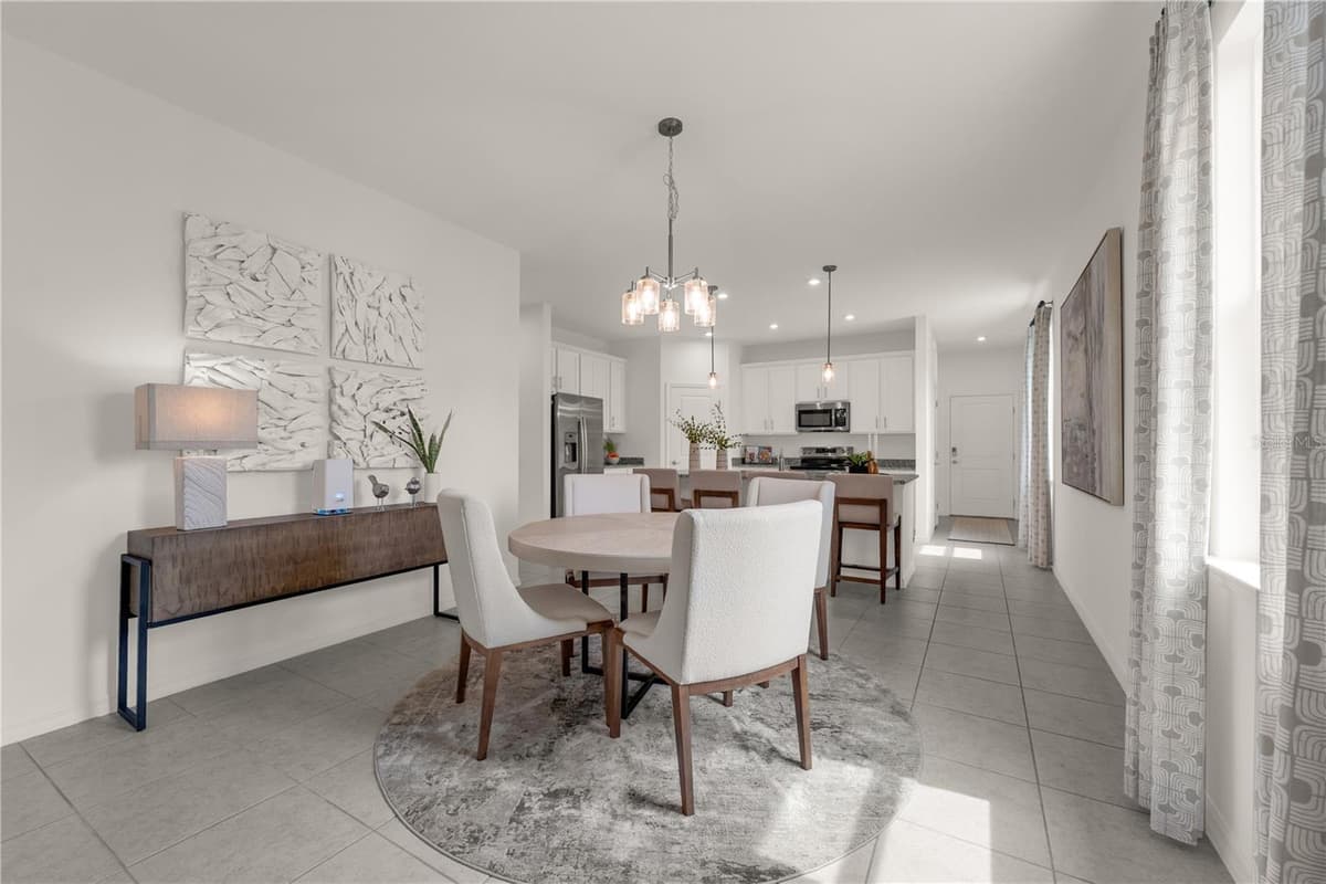637 CASTLEFORD AVENUE — photo 11 of 31