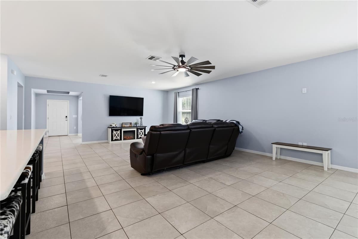 14557 CEDARWOOD AVENUE — photo 15 of 62