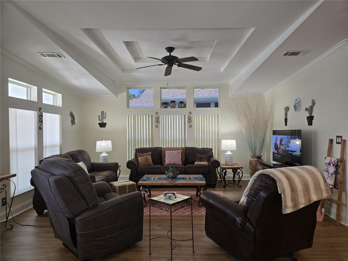 3931 COHEN DRIVE — photo 9 of 35