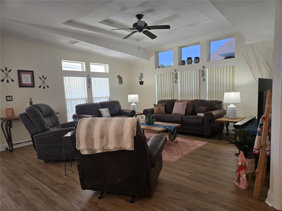 3931 COHEN DRIVE — photo 8 of 35