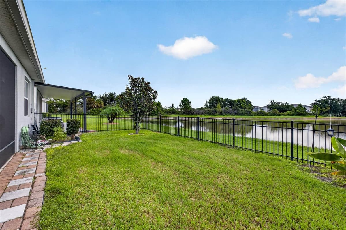 7460 STONEBROOK CIRCLE — photo 3 of 46