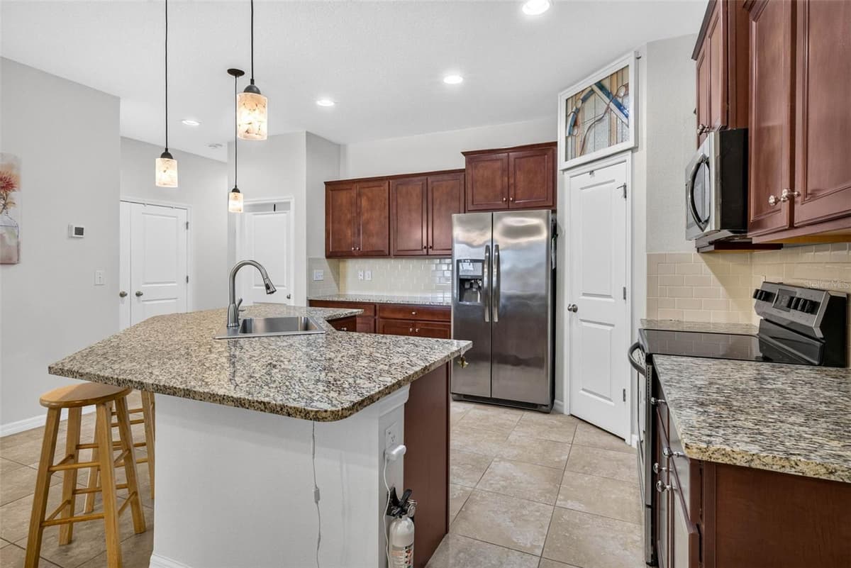 7460 STONEBROOK CIRCLE — photo 14 of 46