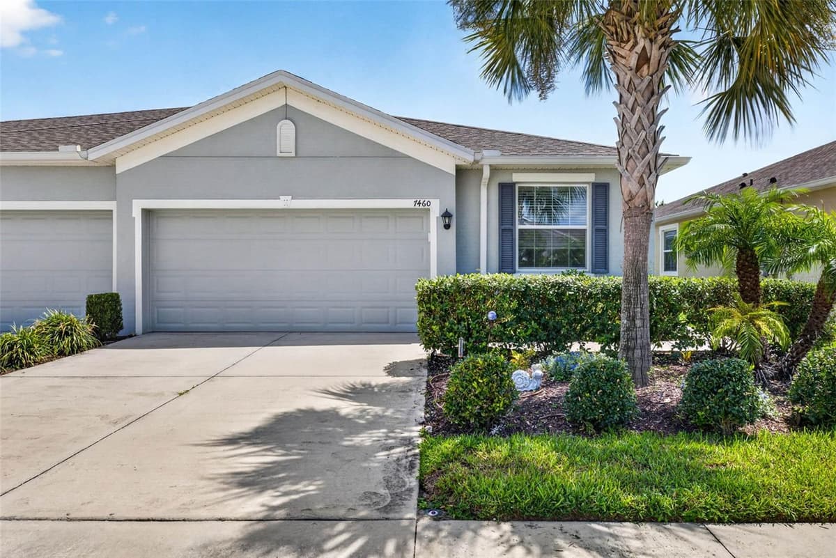 7460 STONEBROOK CIRCLE — photo 4 of 46