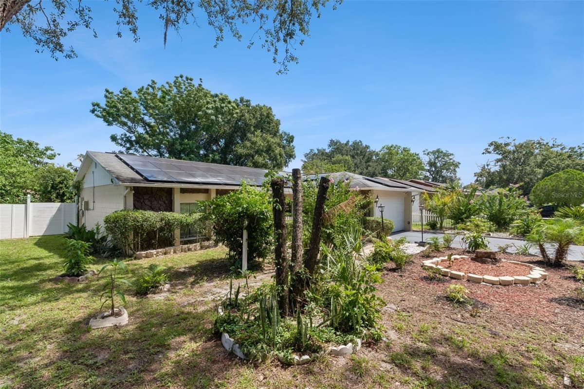 5851 HUTTON DRIVE — photo 2 of 21