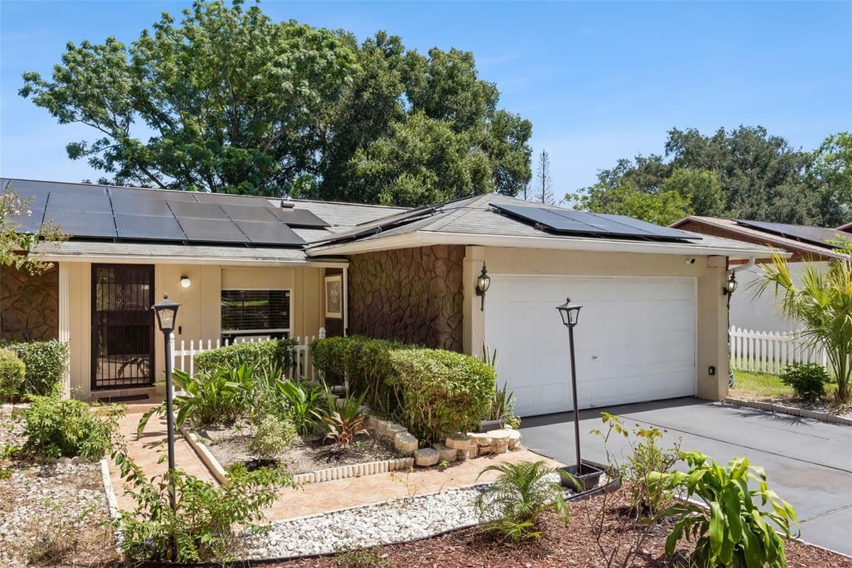5851 HUTTON DRIVE — photo 3 of 21
