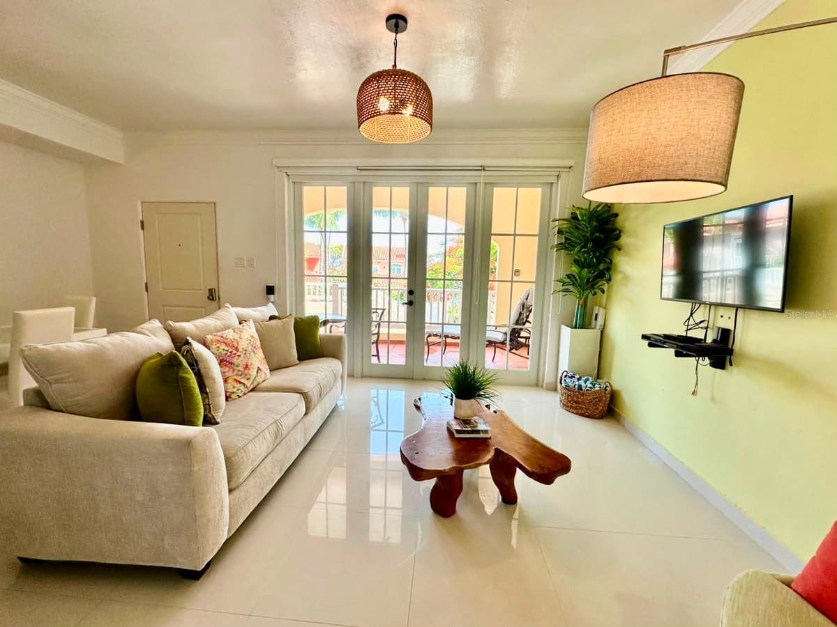 1000 EL CONQUISTADOR AVE. LAS CASITAS I — photo 5 of 13