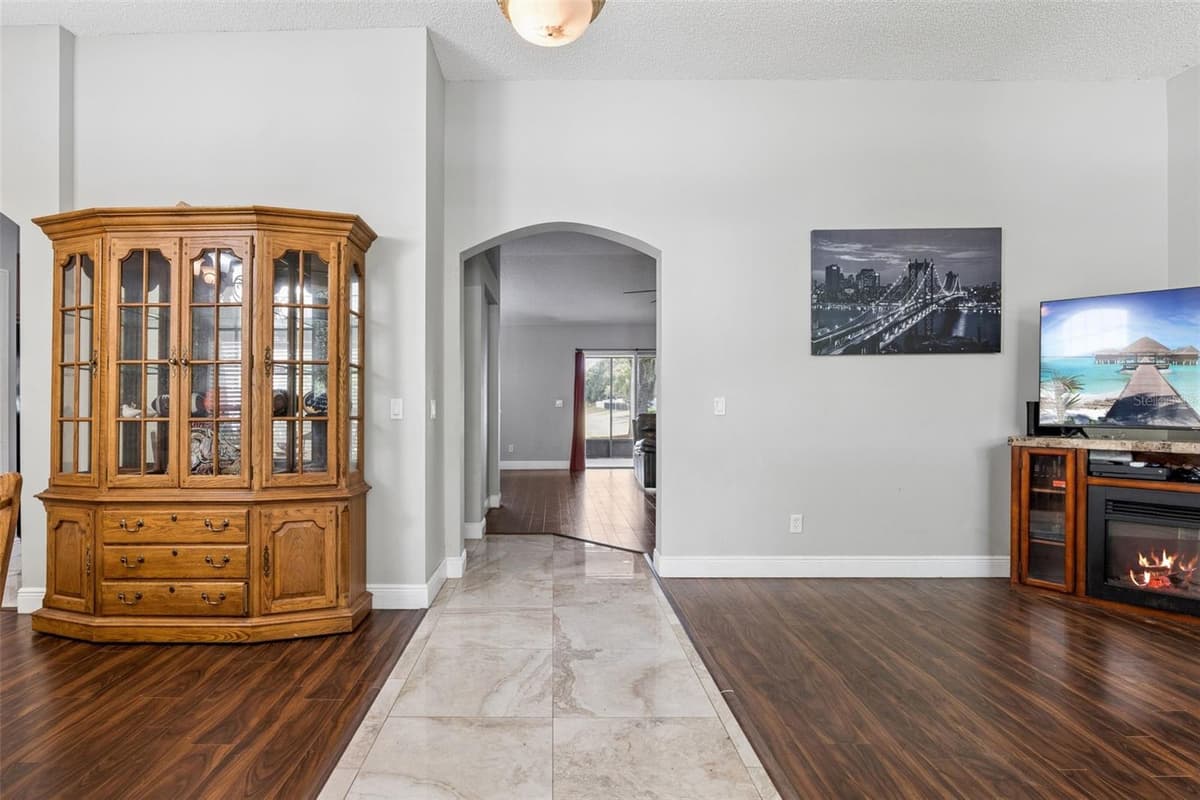 1272 BRAMLEY LANE — photo 6 of 60