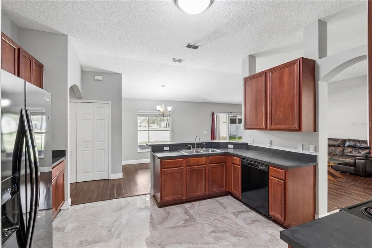 1272 BRAMLEY LANE — photo 16 of 60