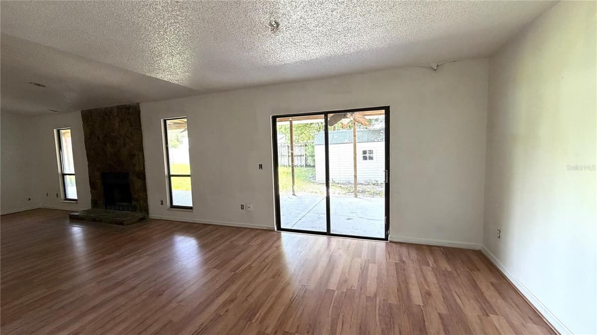 7420 BURNWAY DRIVE — photo 5 of 39