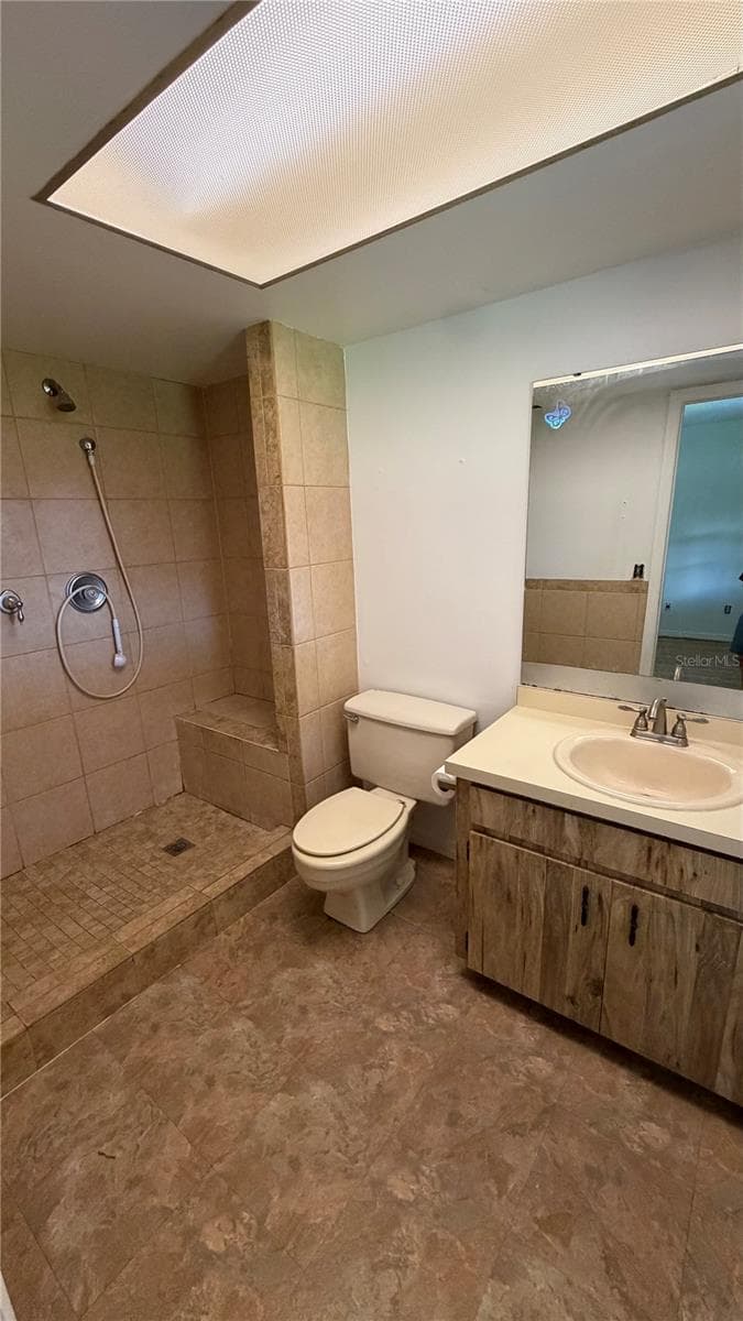7420 BURNWAY DRIVE — photo 21 of 39