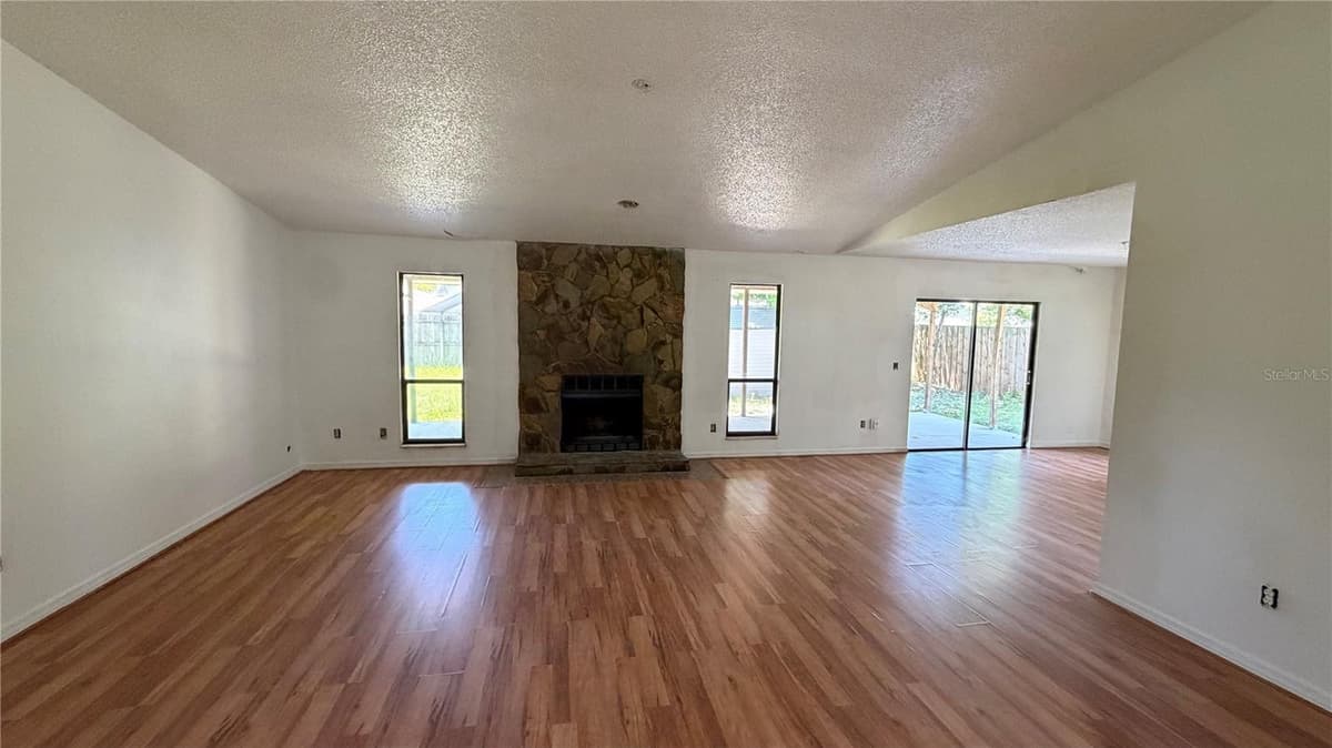 7420 BURNWAY DRIVE — photo 23 of 39