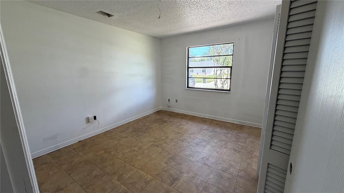 7420 BURNWAY DRIVE — photo 14 of 39