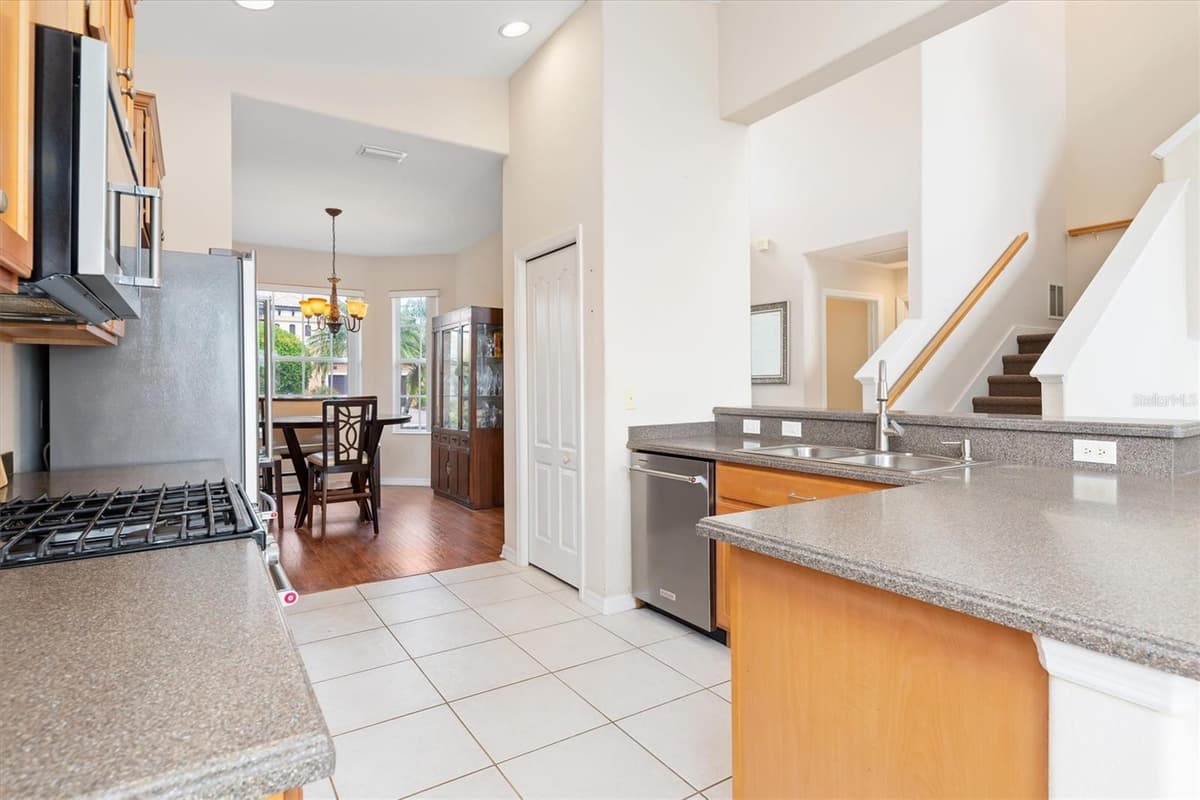 6918 74TH STREET CIRCLE — photo 11 of 55
