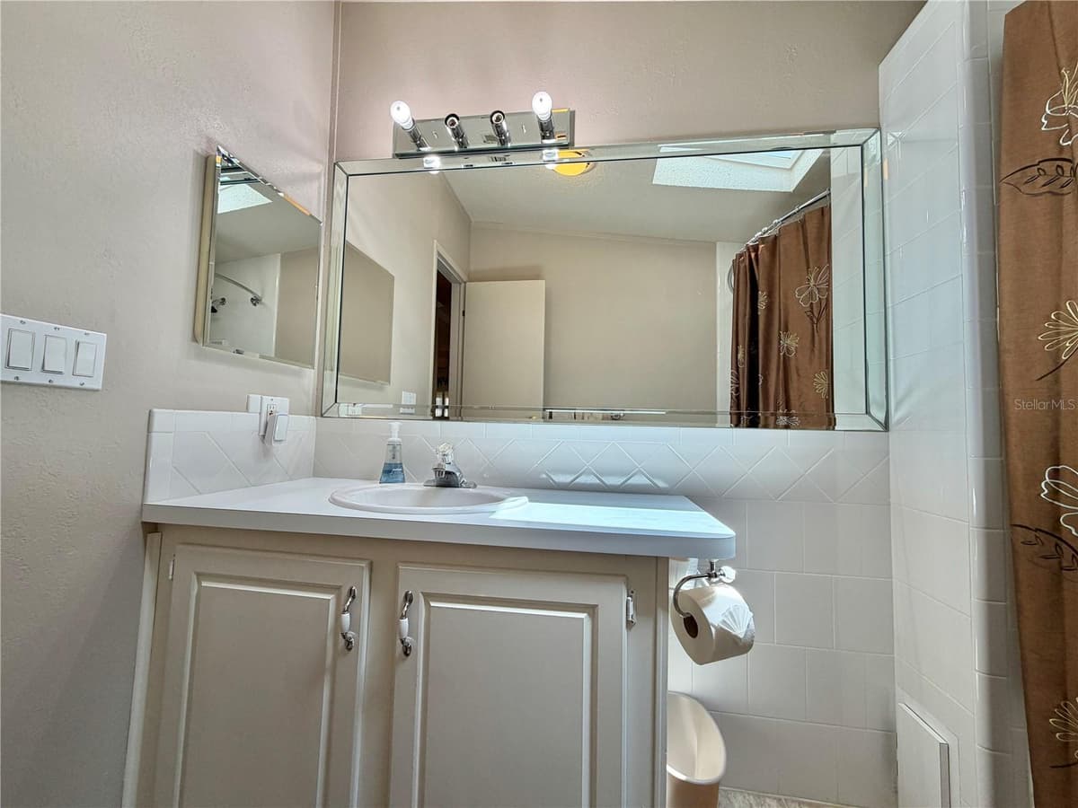 303 HAWTHORNE BOULEVARD — photo 46 of 72