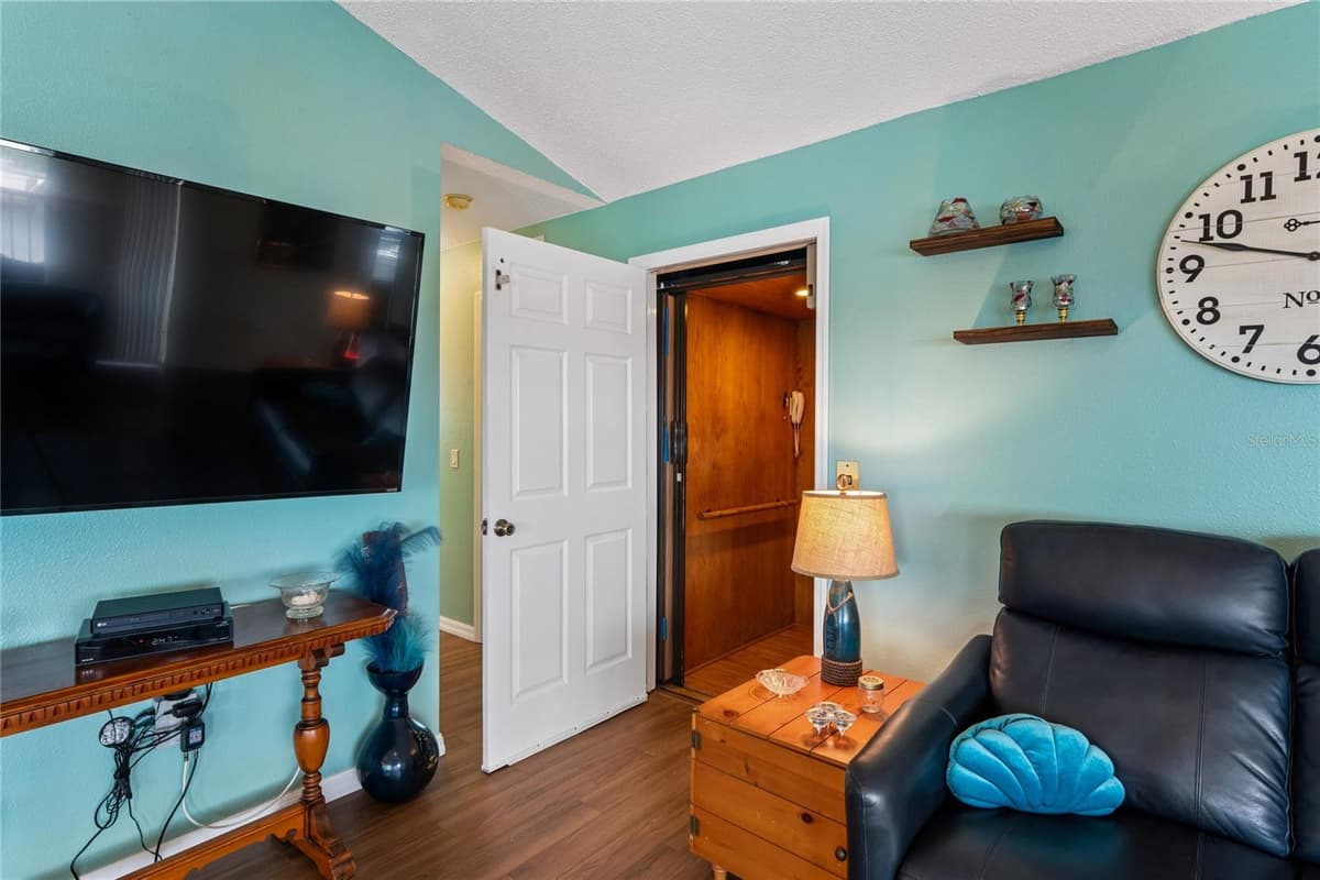 3294 MINNOW CREEK DRIVE — photo 22 of 74