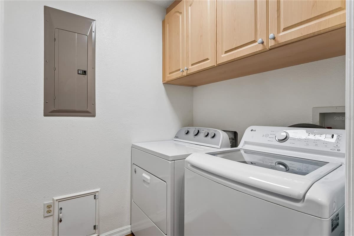 3294 MINNOW CREEK DRIVE — photo 40 of 74