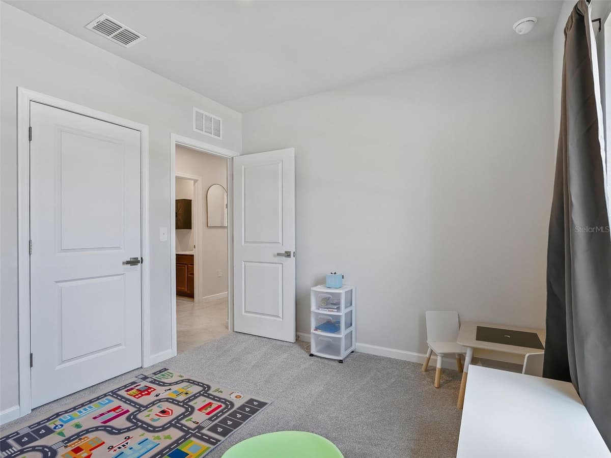 1565 TEXAS AVENUE — photo 33 of 49